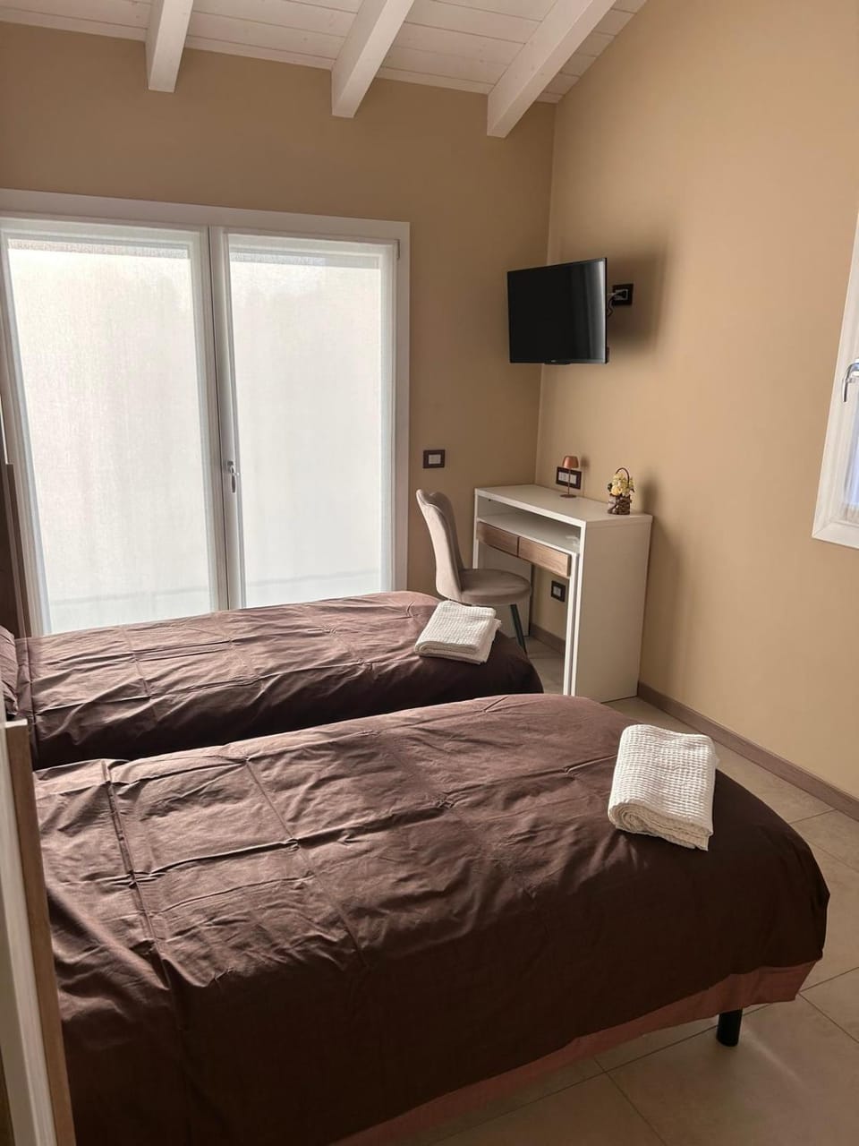 Bed, TV and multimedia