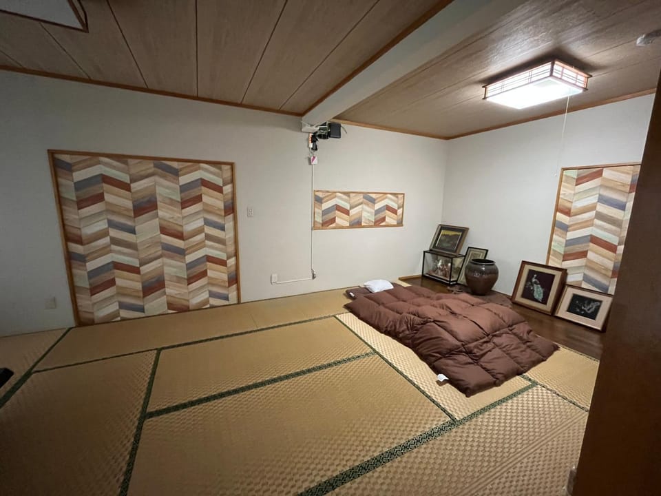 Living room, Photo of the whole room