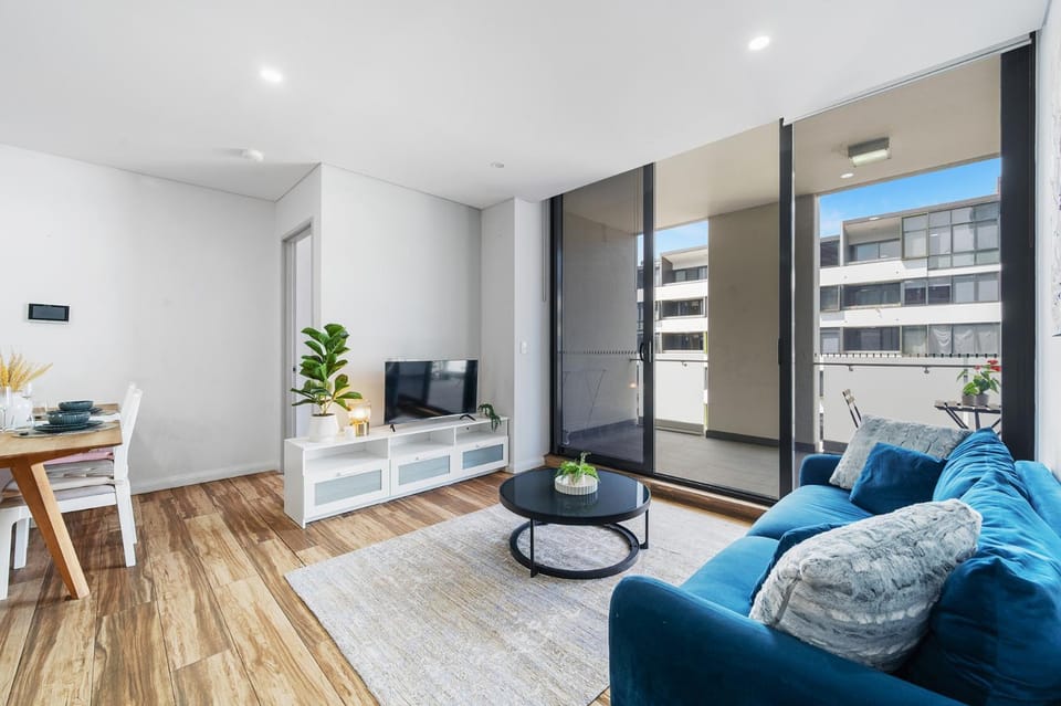 Communal lounge/ TV room, TV and multimedia, Living room, Seating area