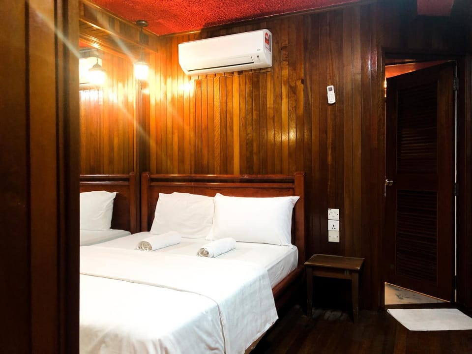 Bed, Bedroom, air conditioner