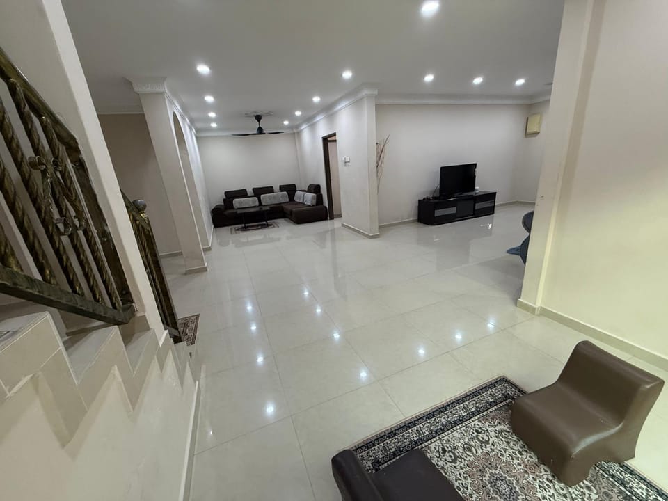 Megrram Homestay Ipoh-entire bungalow for 32 pax House in Ipoh