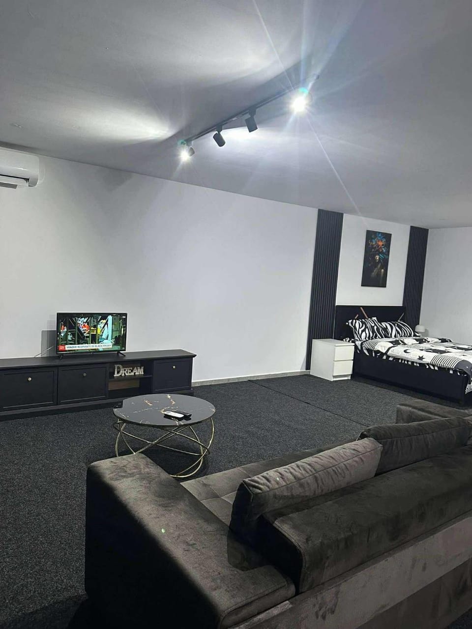 Home No 7 Apartment in Craiova