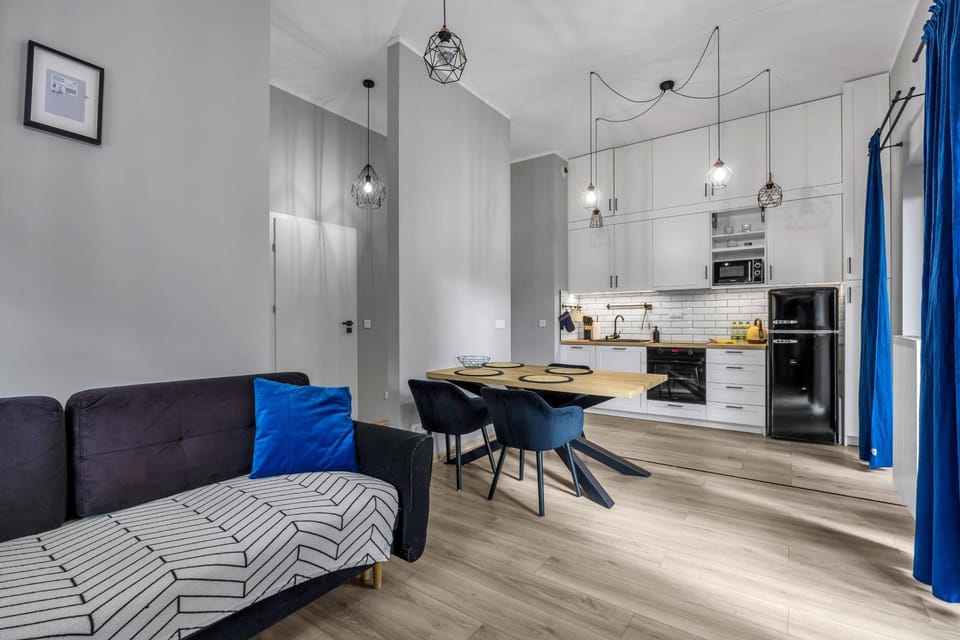 Coffee/tea facilities, Kitchen or kitchenette, Living room, Seating area, Dining area, oven, stove