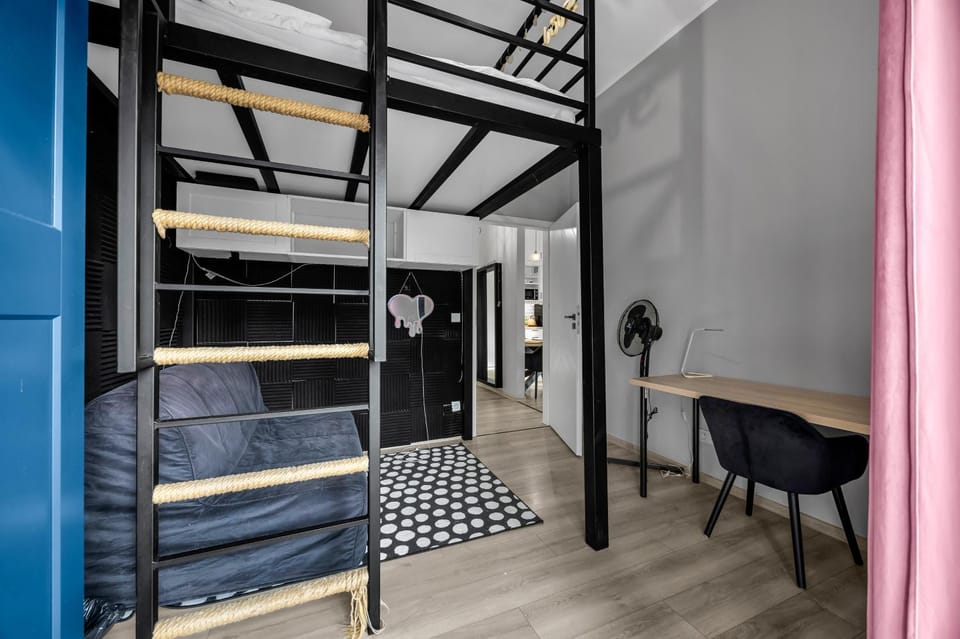 Bed, Photo of the whole room, Seating area, Dining area, Bedroom, bunk bed