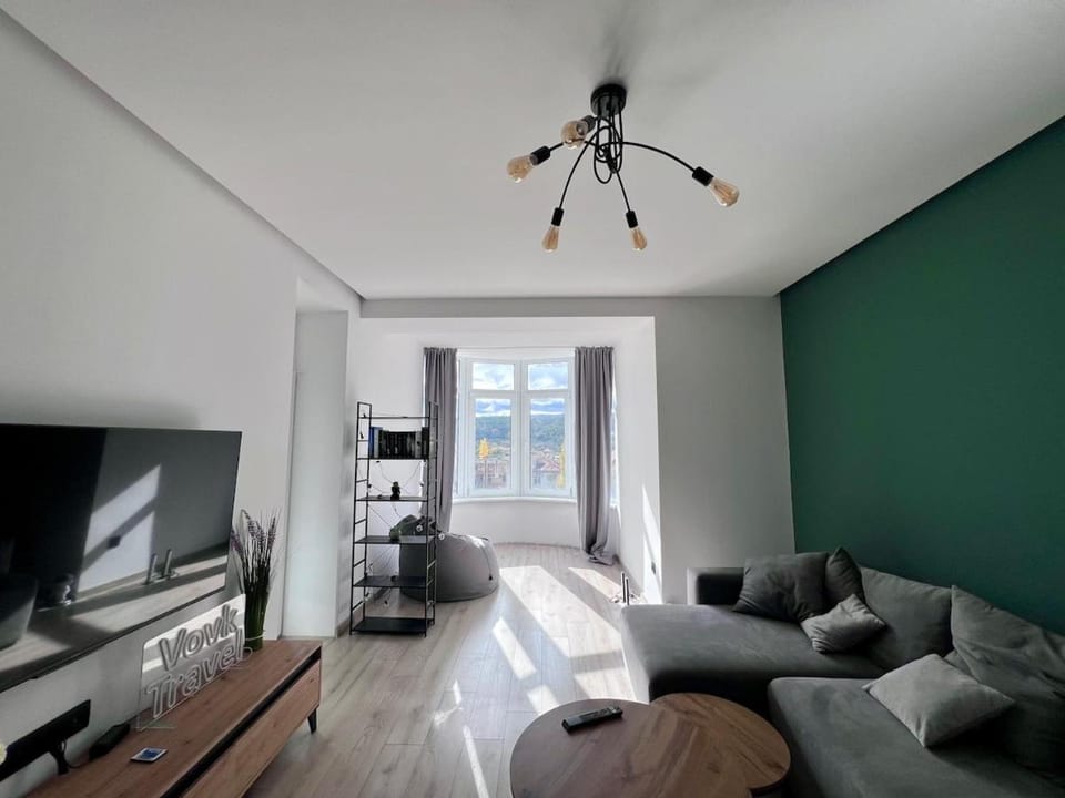Стильна нова квартира з видом на гори та вітряки Apartment in Lviv Oblast