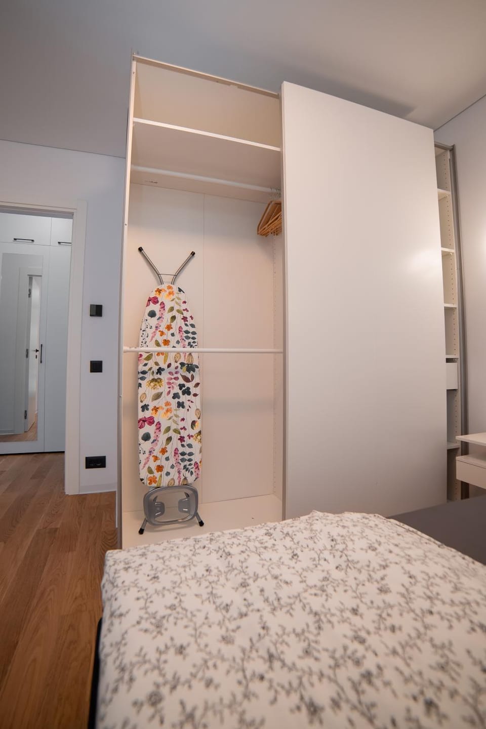 Bedroom, wardrobe