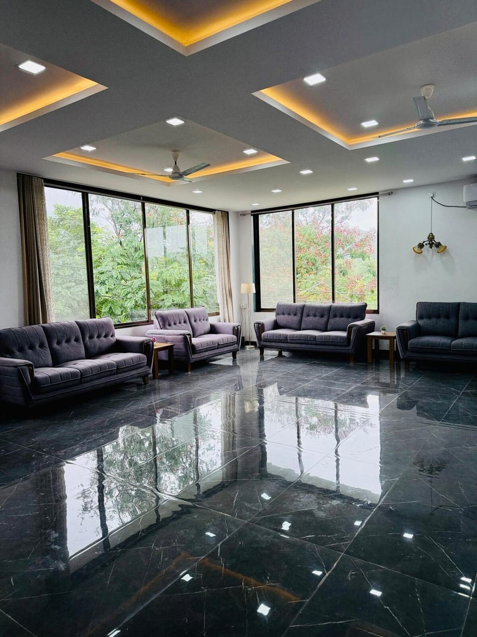 Living room, Seating area
