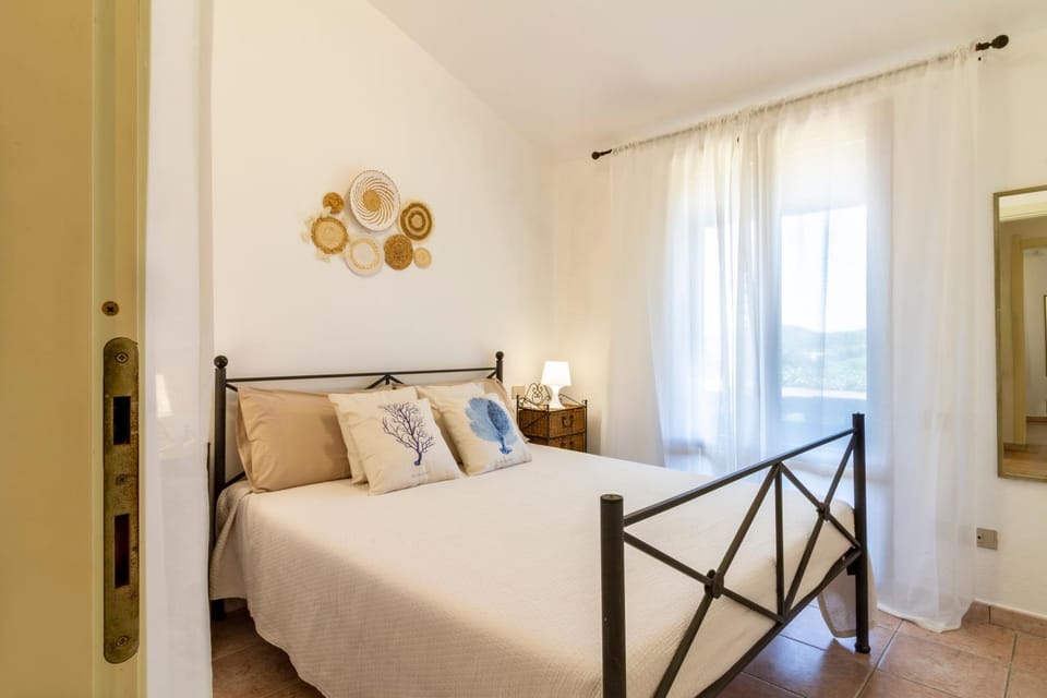 Bed, View (from property/room), Bedroom, Sea view, Sea view