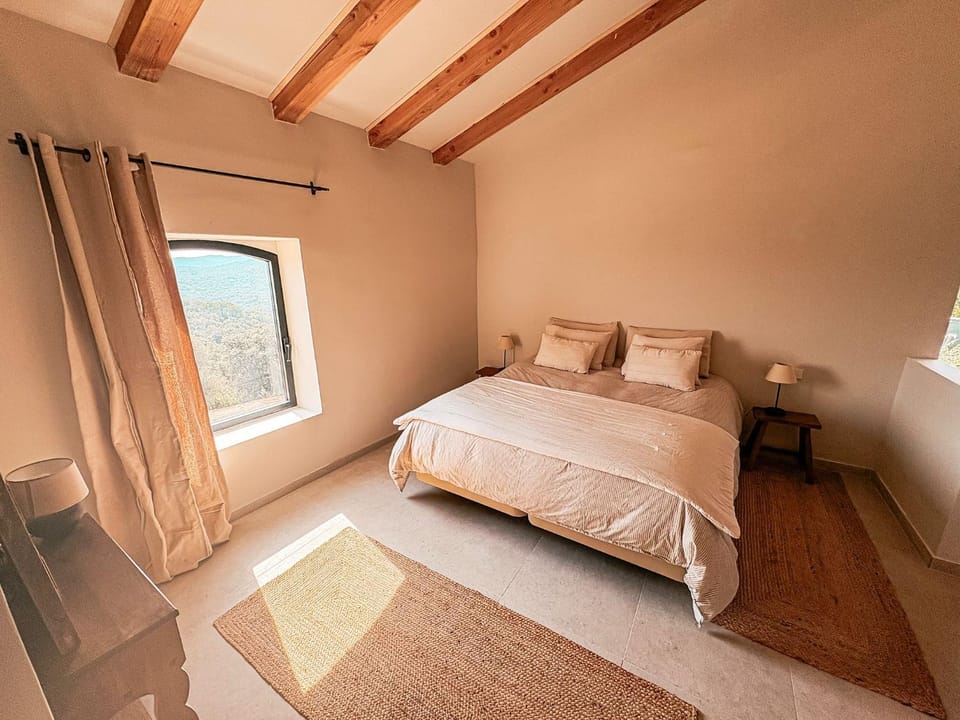 Mimosa Lodge Bed and Breakfast in Baix Empordà