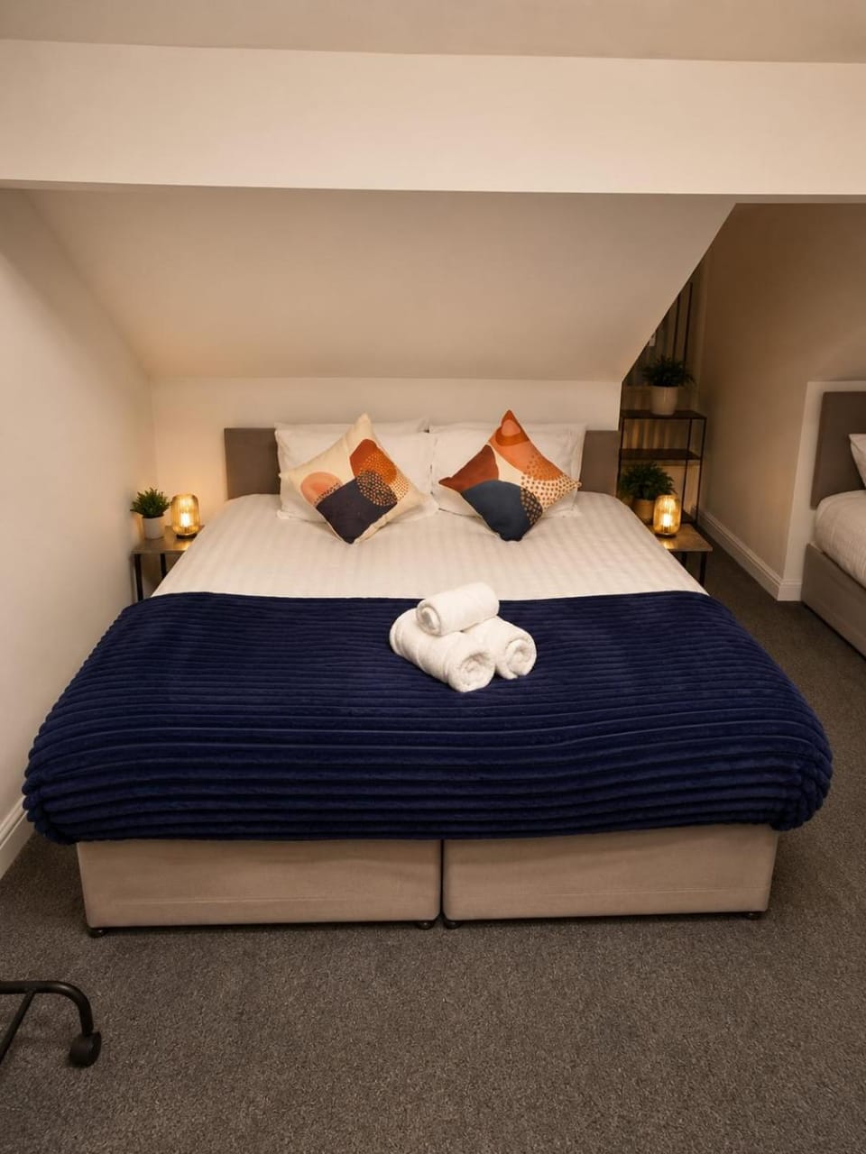 Bed, towels