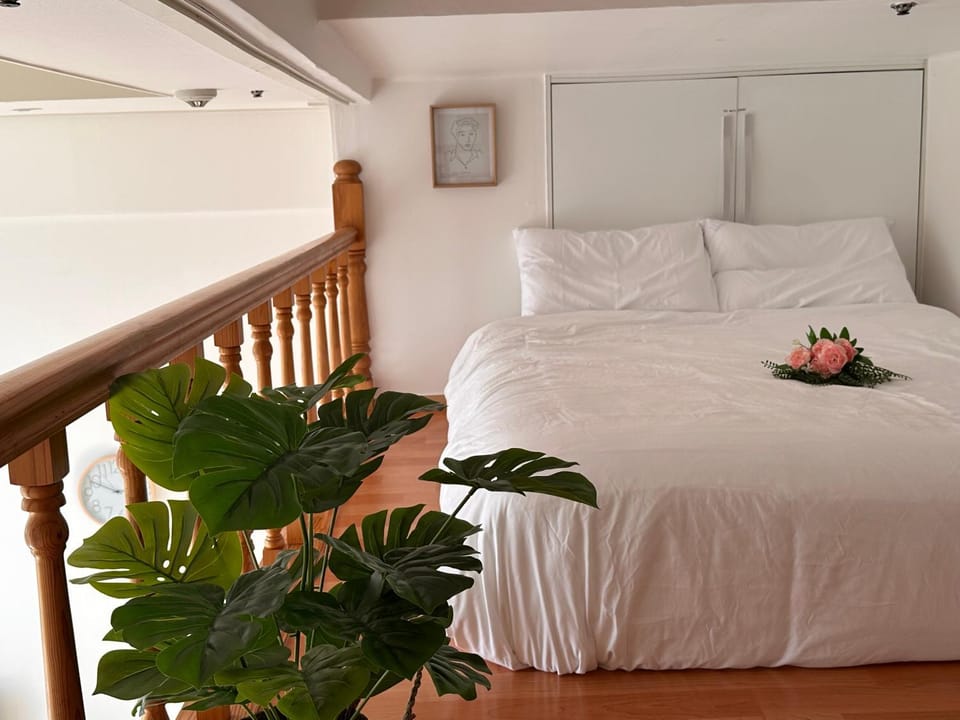 Bed, Bedroom