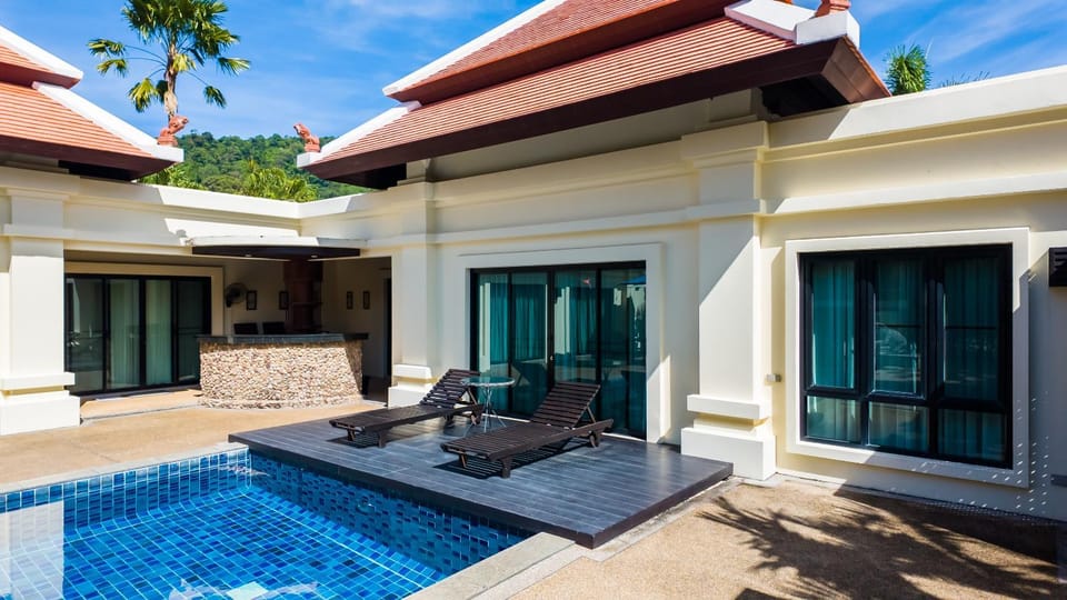 Day, Swimming pool, Swimming pool, sunbed