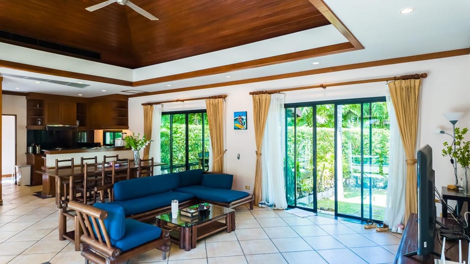 Living room, Dining area