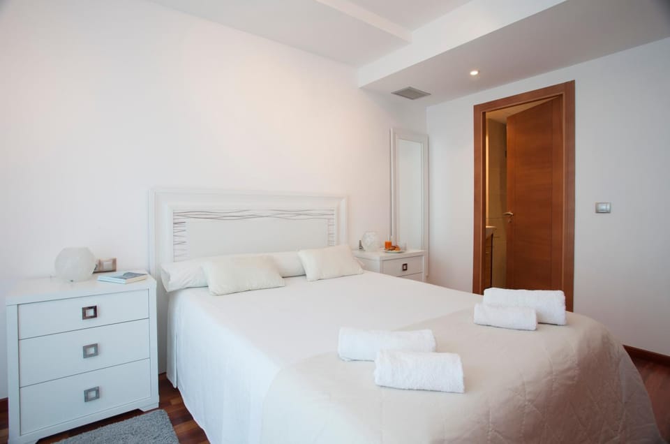 Bed, Bathroom, Bedroom