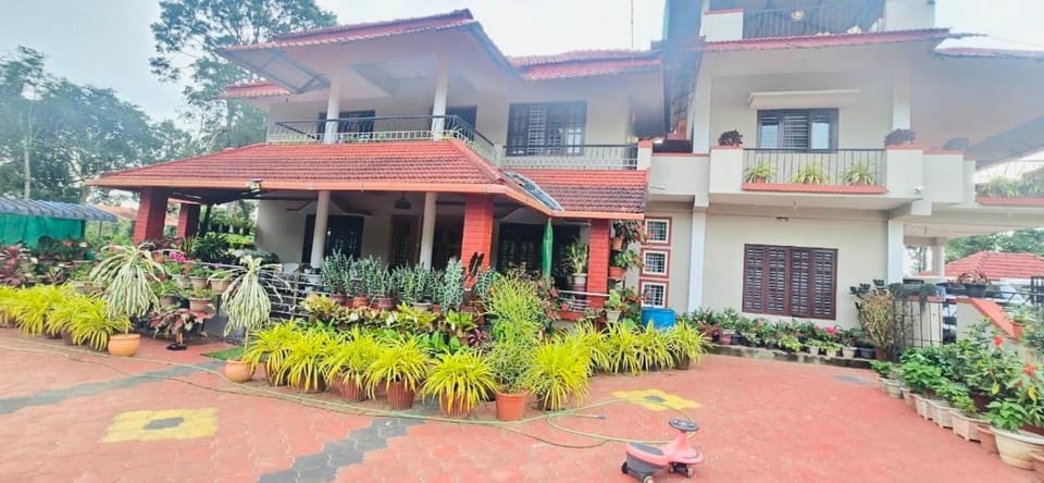 Cozy Coffee Estate Homestay Coorg Madikeri House in Karnataka