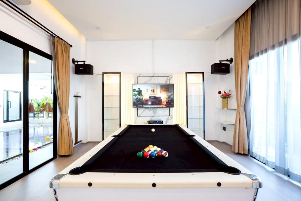 Communal lounge/ TV room, Billiard, Game Room, TV and multimedia, Evening entertainment