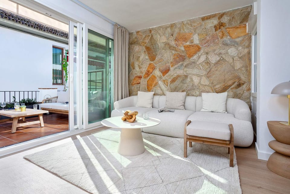 Balcony/Terrace, Living room, Seating area, Dining area