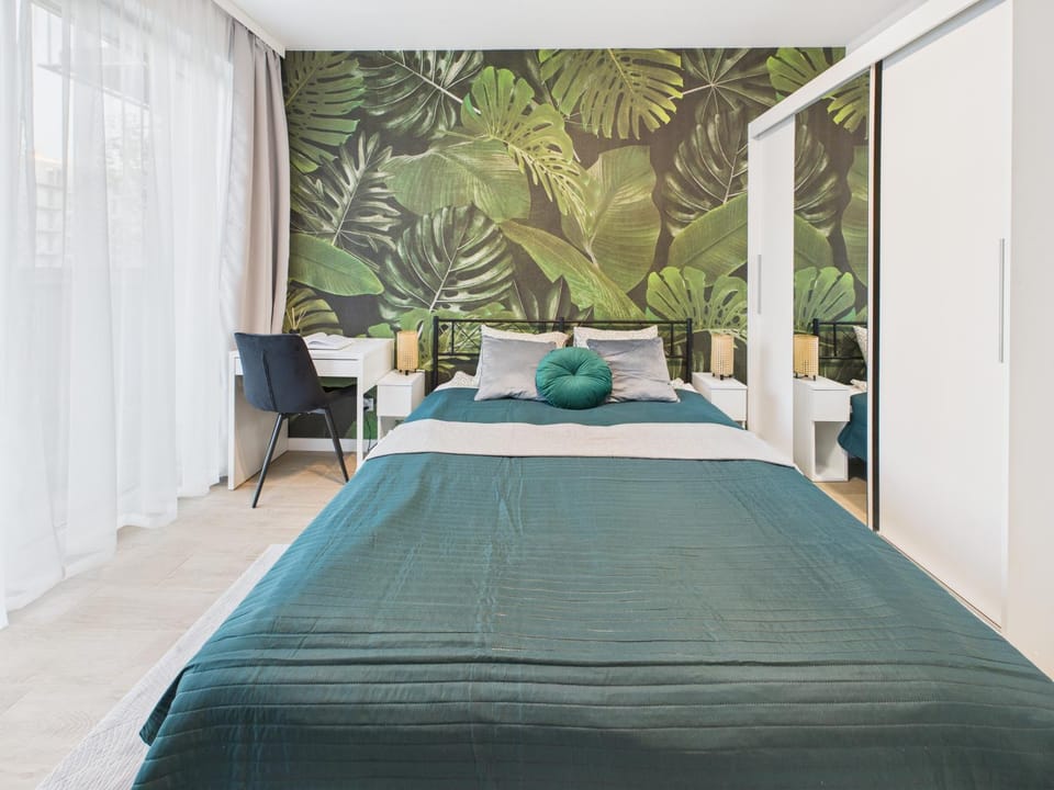 Bed, Living room, Photo of the whole room, Seating area, Bedroom