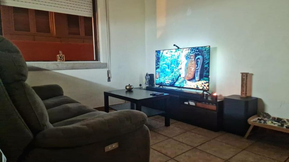 Communal lounge/ TV room, TV and multimedia, Seating area