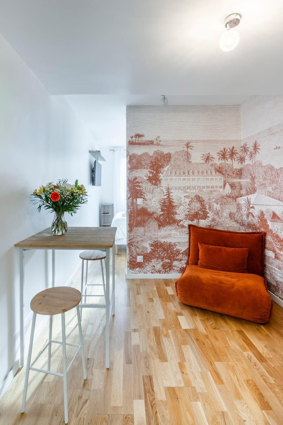Living room, Seating area, Dining area