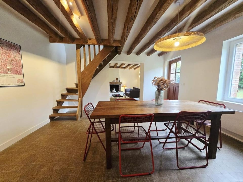 Seating area, Dining area