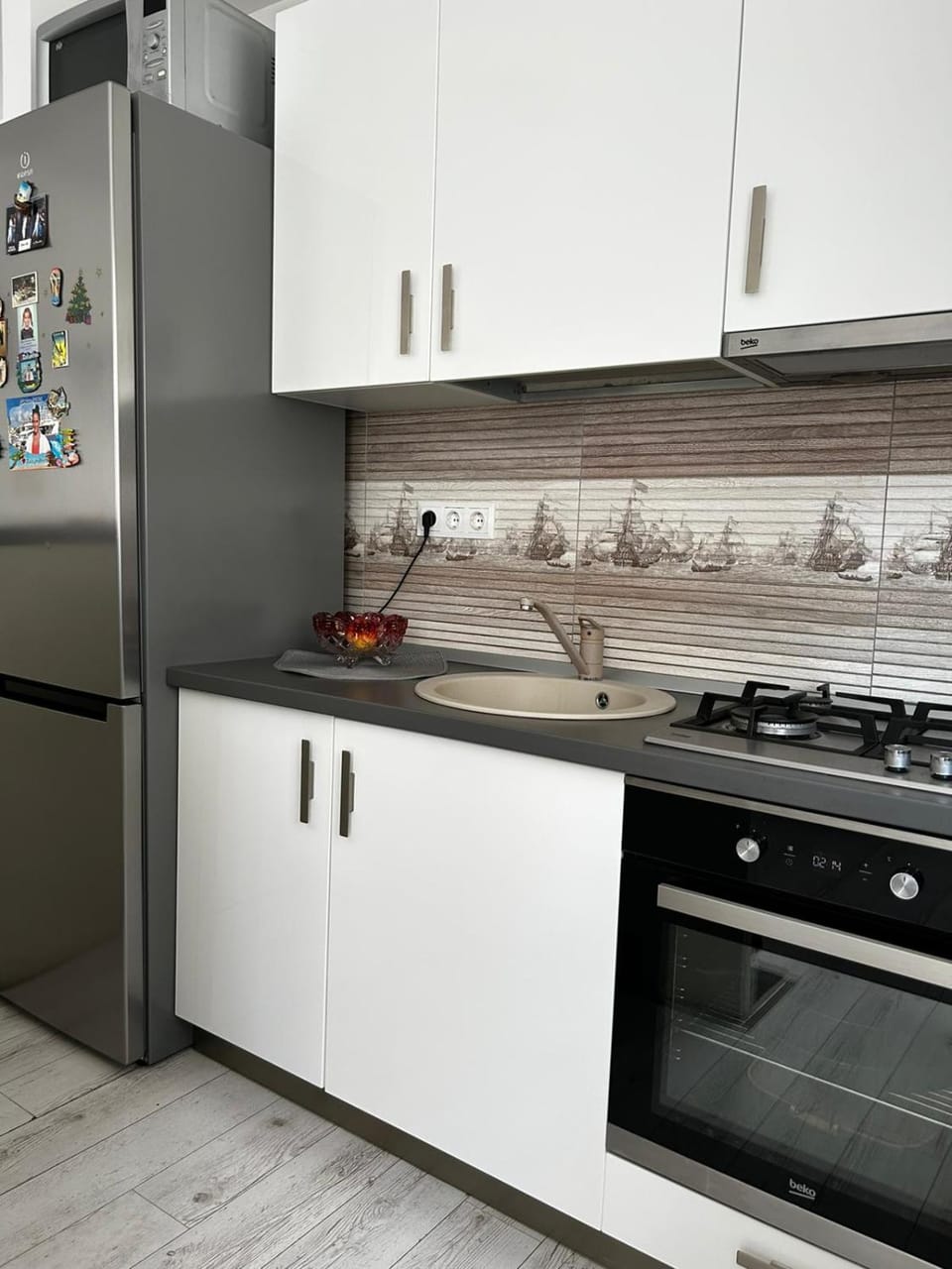 Kitchen or kitchenette, oven, stove