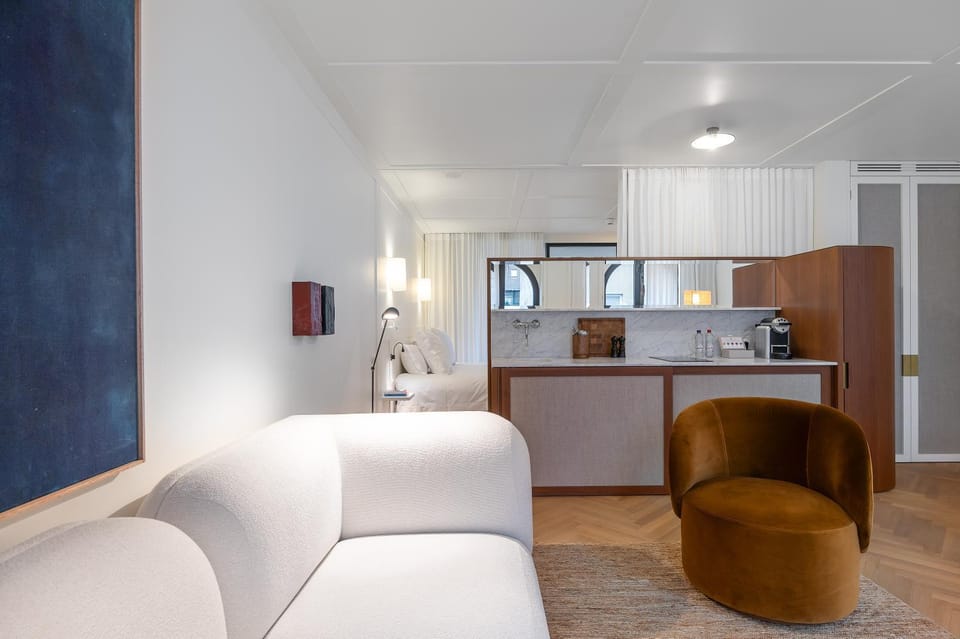 Kitchen or kitchenette, Living room, Seating area