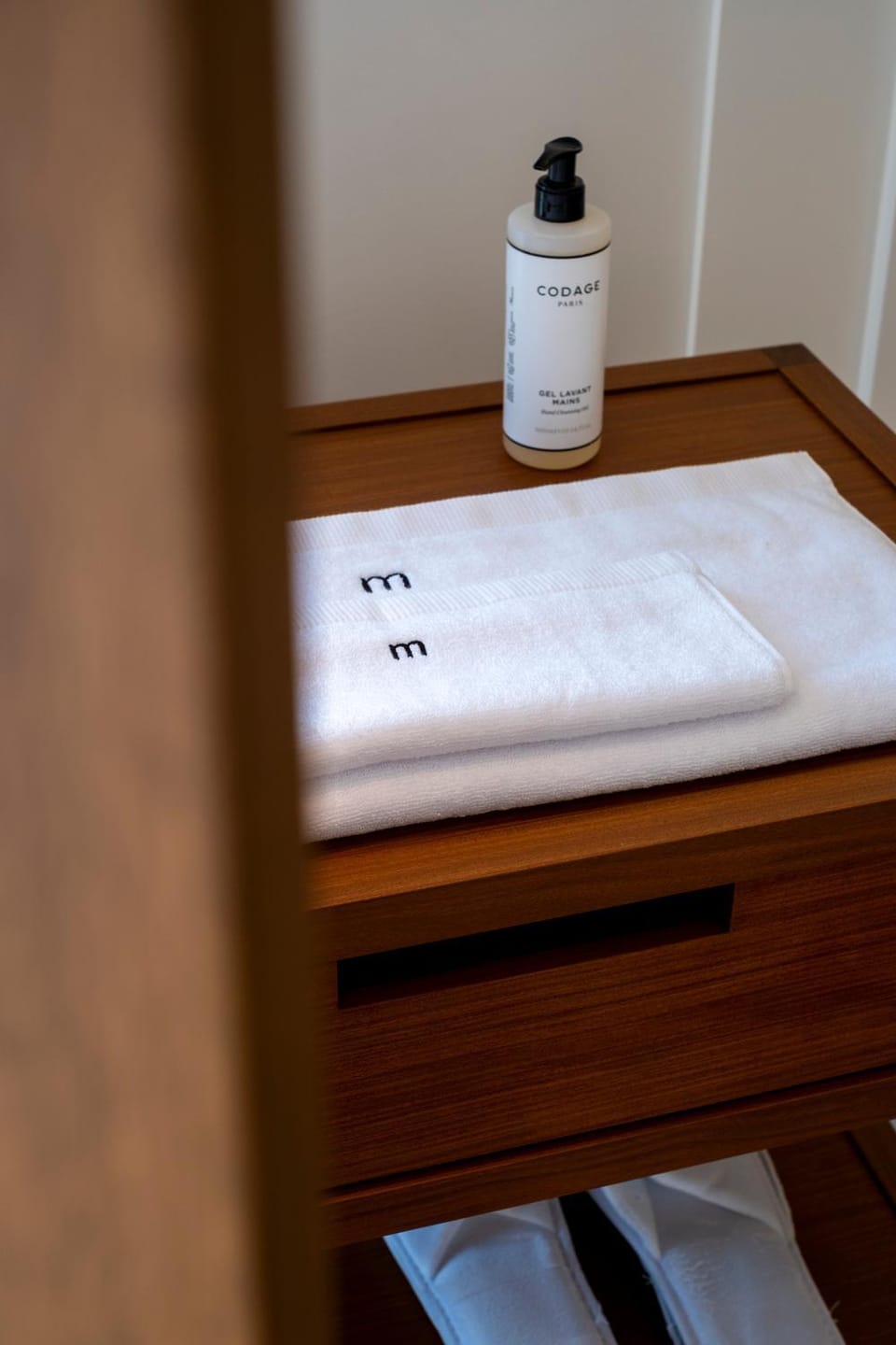 Bathroom, towels