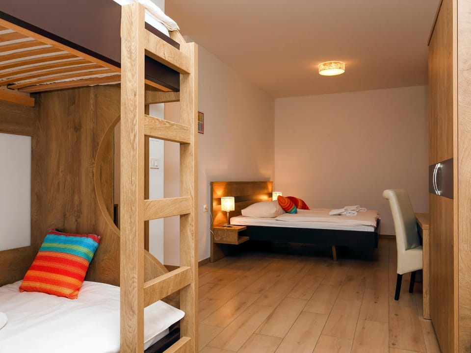 Bed, Bedroom, bunk bed