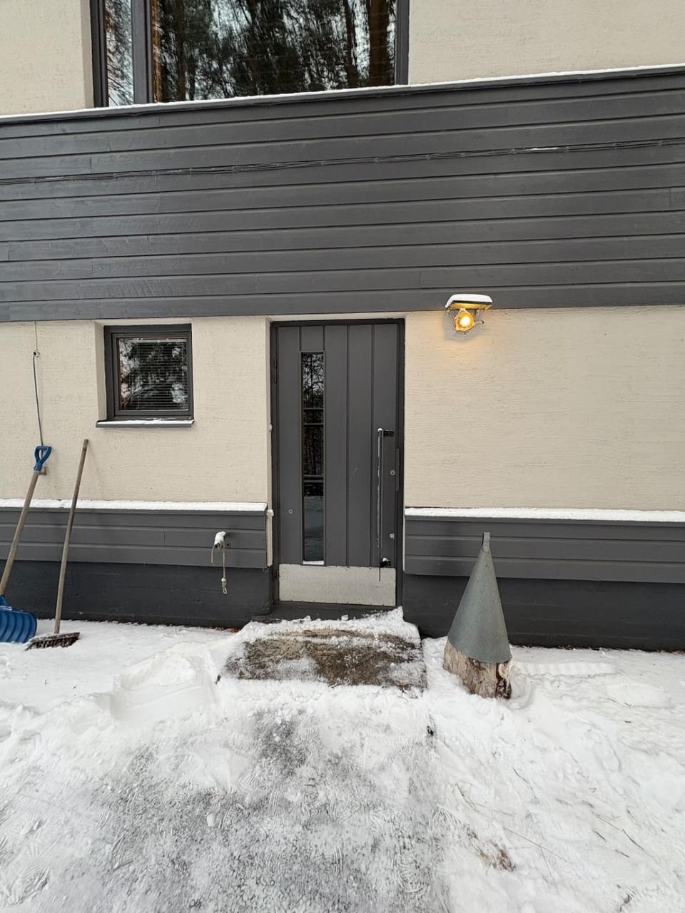 Facade/entrance