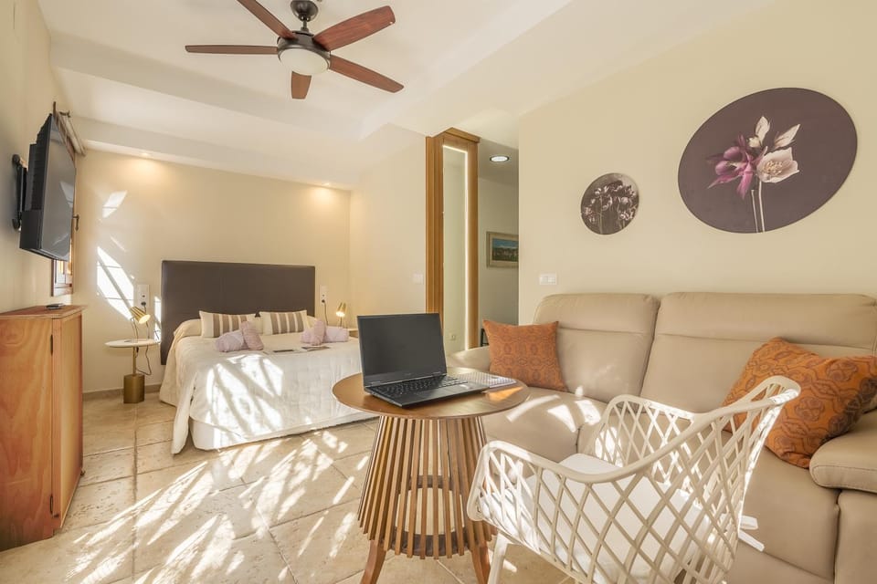 Bright Breather - El Laurel Apartment in Granada
