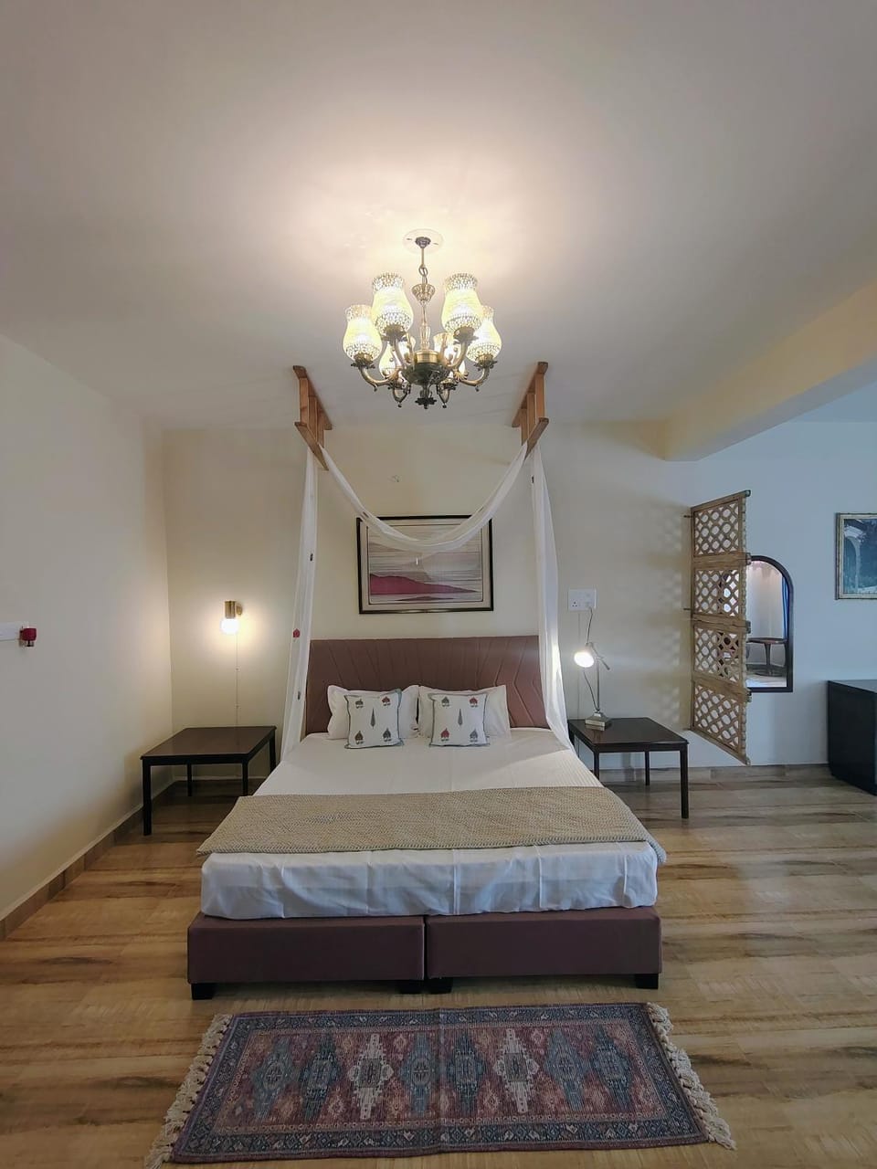 Photo of the whole room, Bedroom