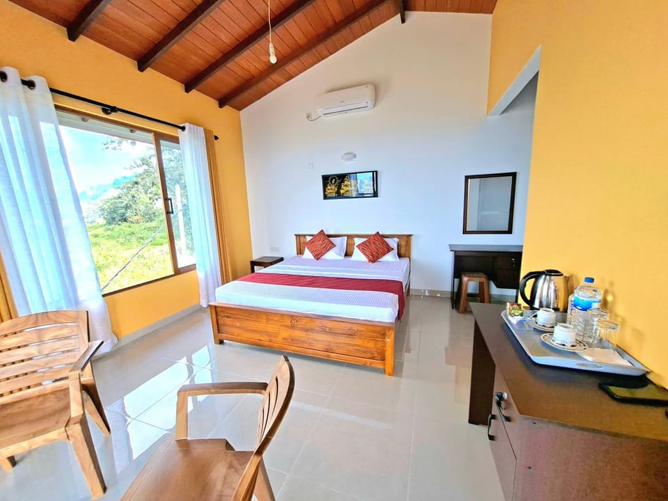 Bed, TV and multimedia, View (from property/room), Balcony/Terrace, Kitchen or kitchenette, Photo of the whole room, Seating area, Dining area, towels, air conditioner