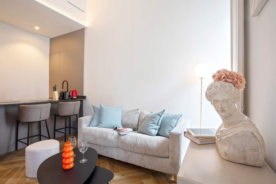 Living room, Photo of the whole room, Seating area, Dining area, kitchen