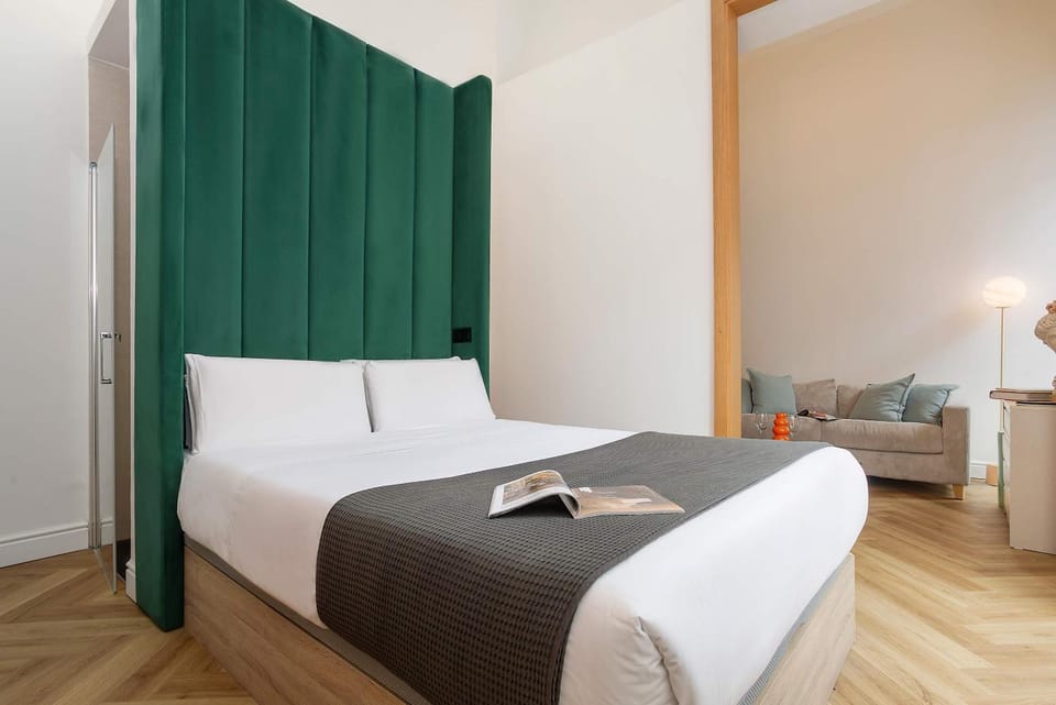 Bed, Bathroom, Photo of the whole room, Bedroom, towels