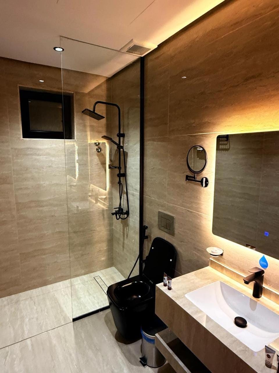 Shower, Bathroom, towels