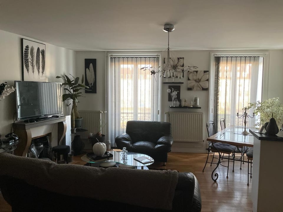 Property building, Living room