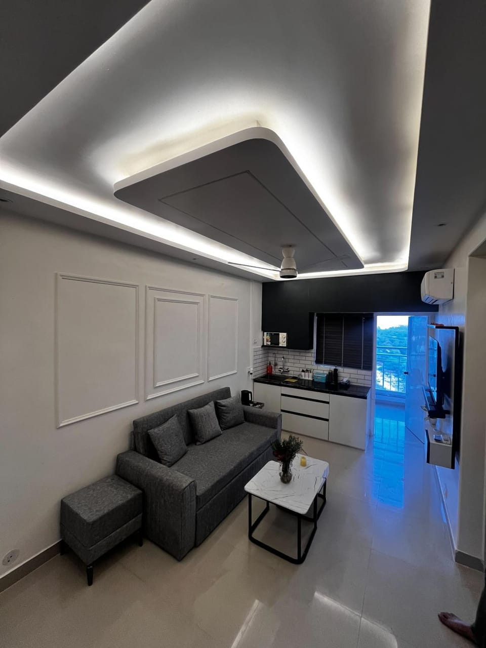 TV and multimedia, Kitchen or kitchenette, Living room, Seating area, Evening entertainment