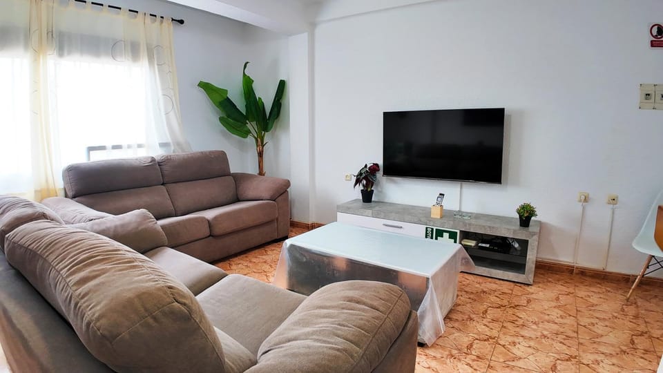 Communal lounge/ TV room, TV and multimedia, Living room, Seating area, Evening entertainment