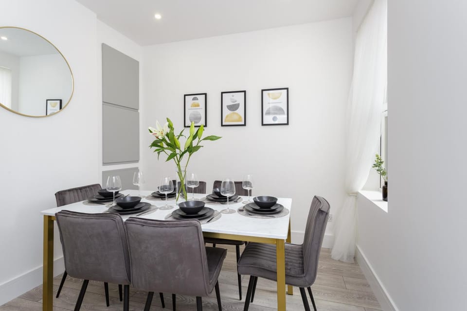 Open Mind Property - 3 Bedroom , Henderson Lodge Apartment in Portsmouth