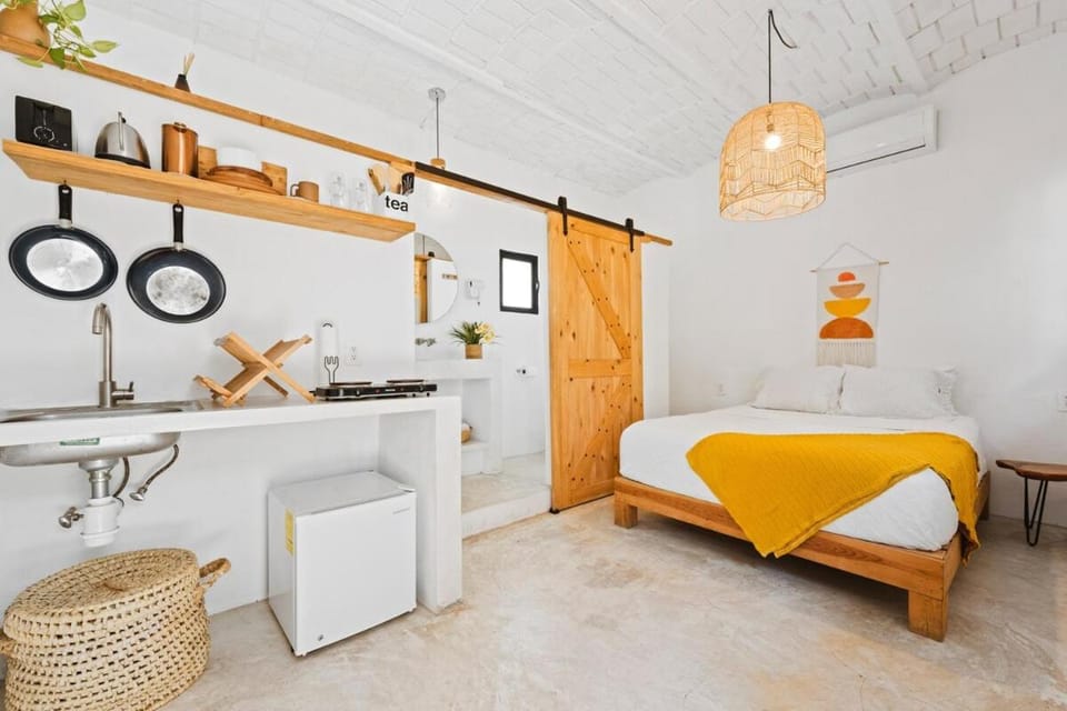 Downtown SURF SHACK- steps from main surf break Apartment in Sayulita