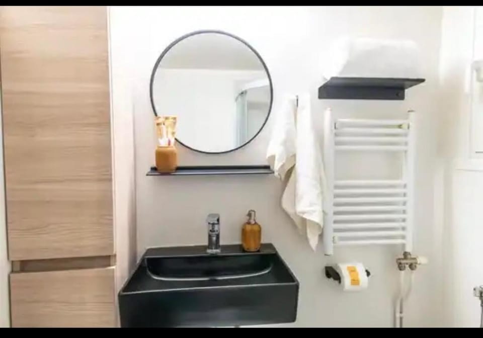 Detached Garden House Apartment in Chalandri