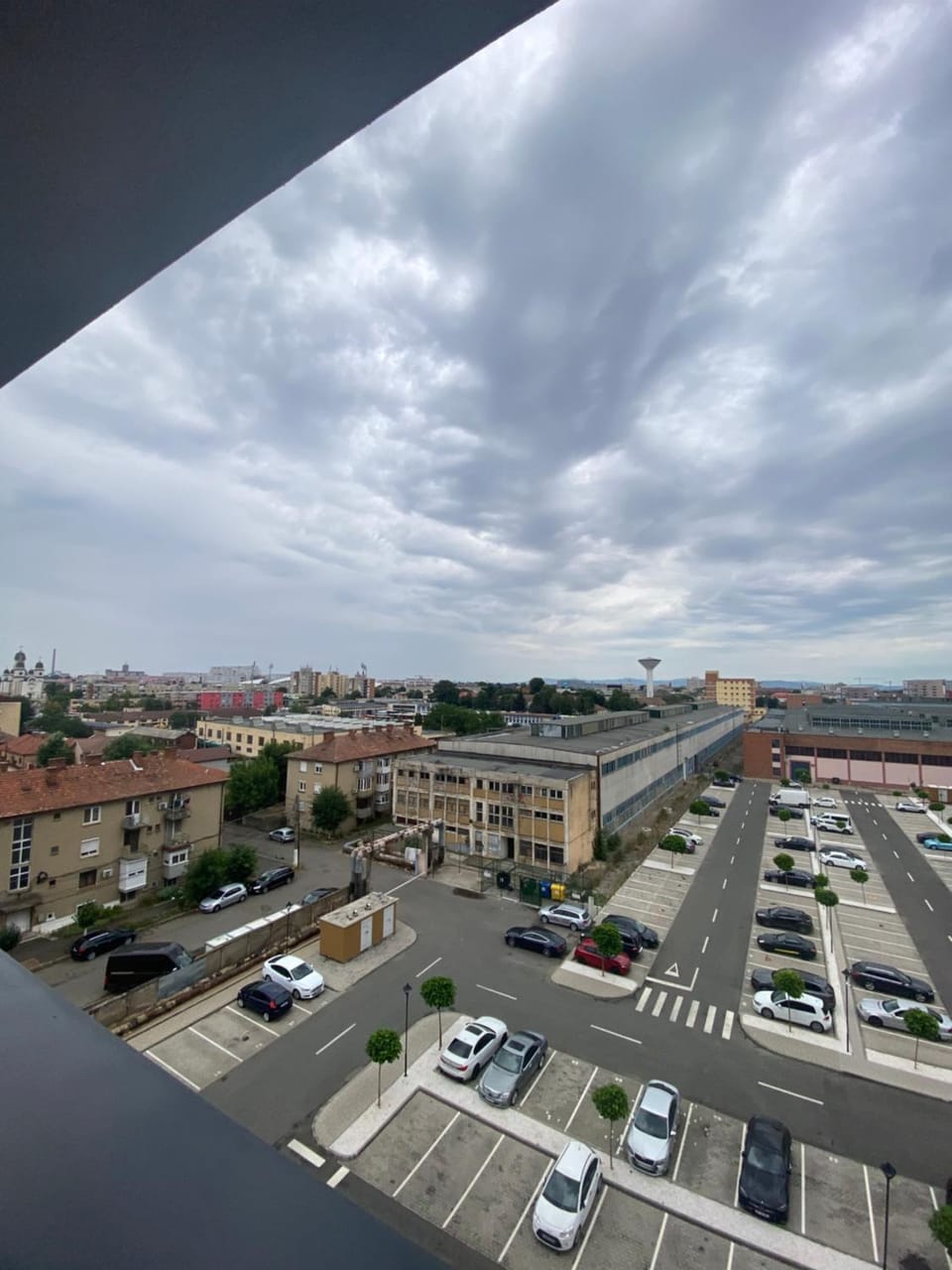 Property building, Day, Neighbourhood, Natural landscape, Bird's eye view, City view, Street view, Location, Parking