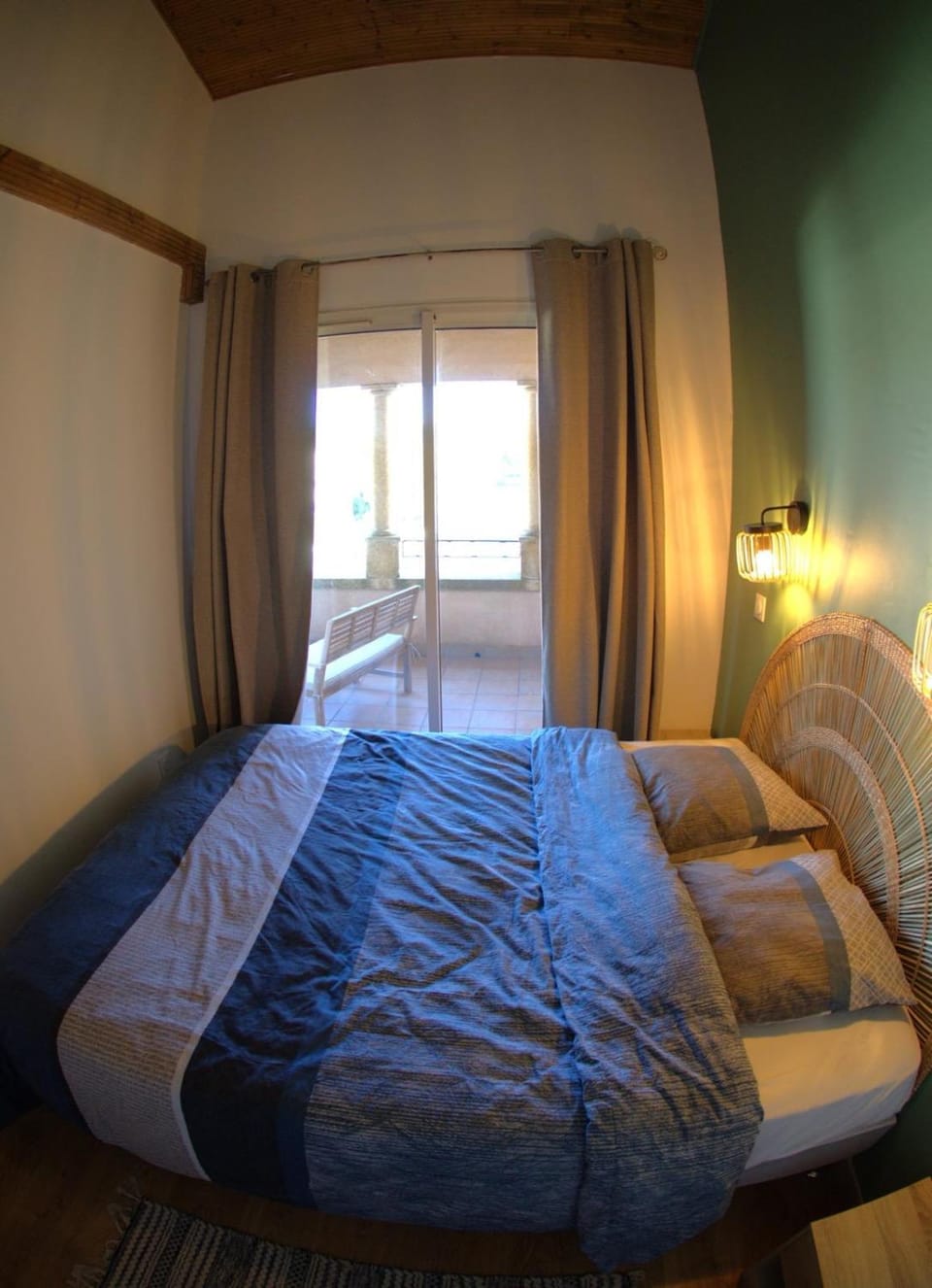 Appartement Pont Royal vu lac Apartment in Mallemort