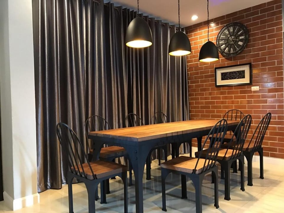 Indy Loft Bric Huahin Pool Villa Villa in Hua Hin District