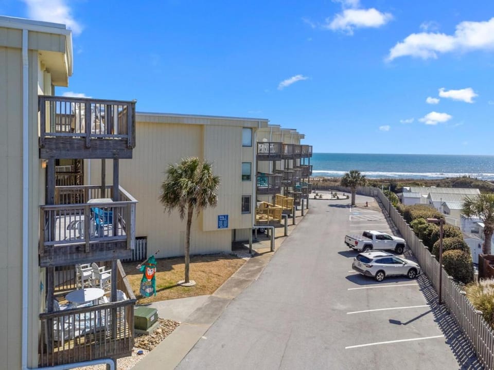 Our Happy Place Apartment in Emerald Isle