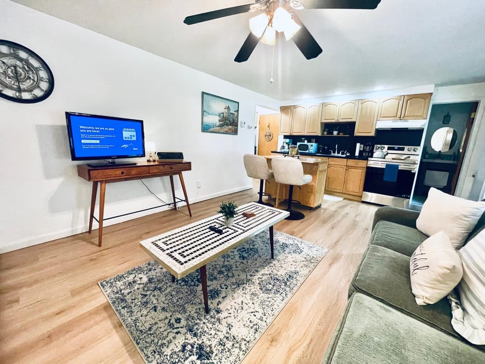Cozy Comfort Living - A Home Away From Home Apartment in Bethpage