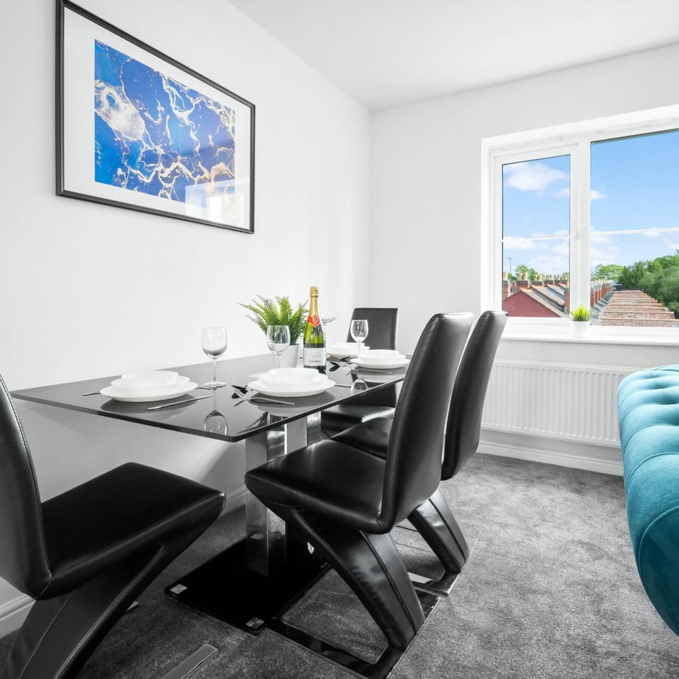 Seating area, Dining area