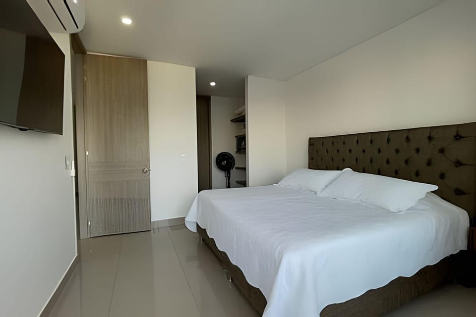 Infinitum Spectacular 23rd floor 1 BR Condo Apartment in Cartagena