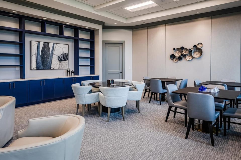 Sophisticated Condo for a Relaxing Stay at The National Golf and CC House in Collier County